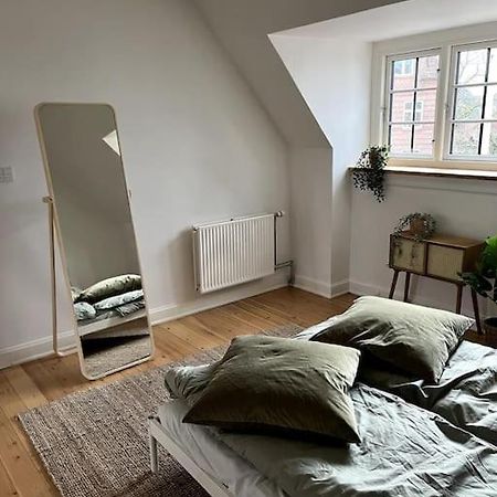Lys Nyrenoveret Lejlighed I Odense C Apartment Exterior foto